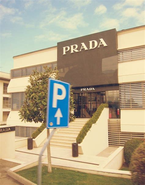 prada and gucci outlet florence|prada outlet.